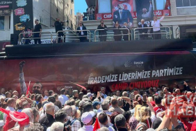 Özgür Özel: Derhal kurultay yapın, partiyi seçilmiş bir genel başkana kavuşturun