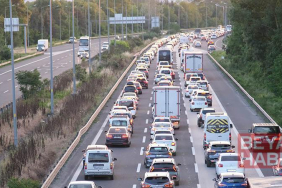 Anadolu Otoyolu Düzce geçişinde trafik durma noktasında