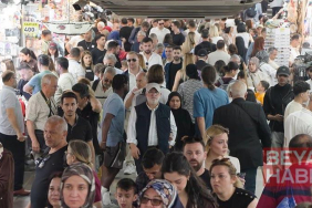 Bayram tatilinin son gününde Eminönü’nde alışveriş yoğunluğu