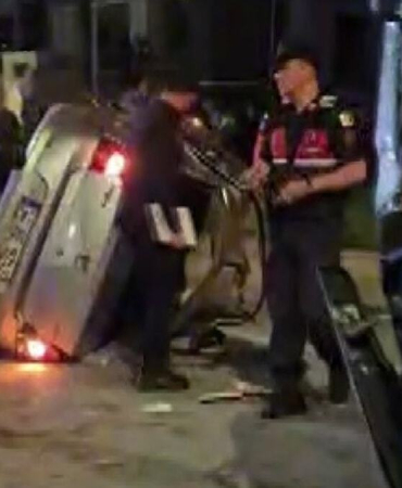 Belediye otobüsü ile otomobil çarpıştı: Ölü ve çok sayıda yaralı var