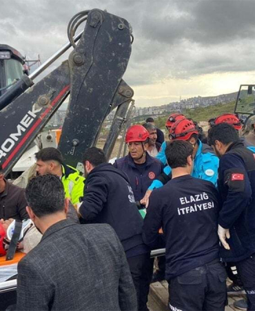 Kanalizasyon çalışmasında 1 işçi göçük altında kaldı