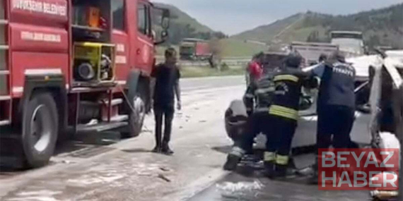 TIR dehşeti! Otomobilde sıkışan çift feci şekilde can verdi