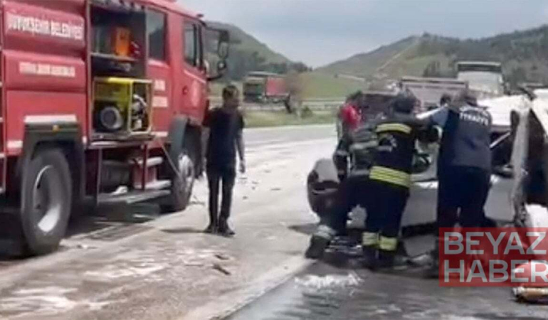 TIR dehşeti! Otomobilde sıkışan çift feci şekilde can verdi