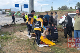 İki otomobil kavşakta çarpıştı: 3 yaralı