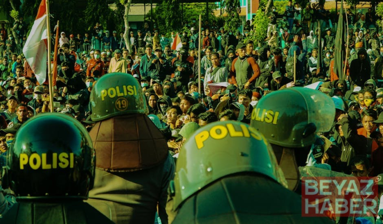 Bolivya'da hükümetin istifası talebiyle başlayan protestolar sürüyor