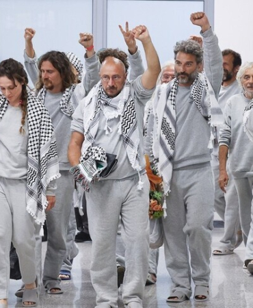 Küresel Sumud Filosu'nda İsrail tarafından alıkonulan bazı İtalyan aktivistler ülkelerine döndü