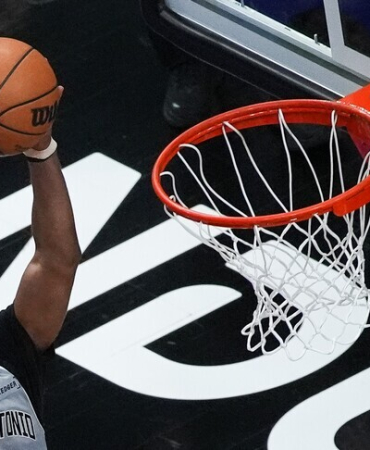 Spurs, NBA finaline yükseldi