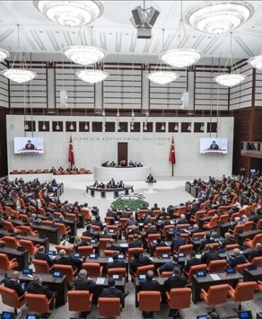 Fahiş site aidatlarına yönelik düzenlemeleri de içeren kanun teklifi yasalaştı