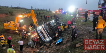 Malatya'da otobüsün şarampole devrilmesi sonucu 4 kişi öldü, 15 kişi yaralandı