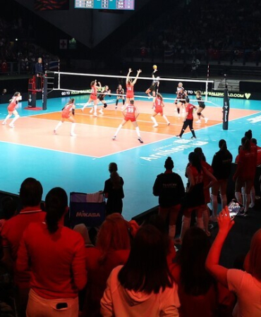 A Milli Kadın Voleybol Takımı, İtalya'ya 3-1 mağlup oldu