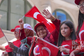 New York'ta 43. Türk Günü Yürüyüşü coşkuyla kutlandı