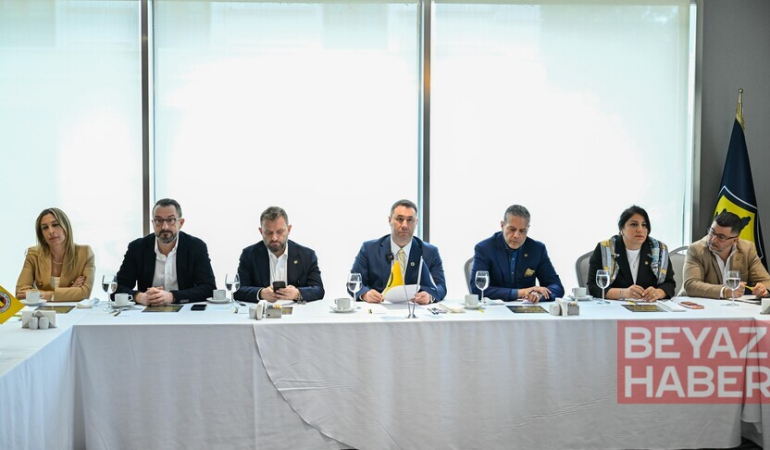 Fenerbahçe Kulübü başkan adayı Barış Göktürk, basın mensuplarıyla bir araya geldi: