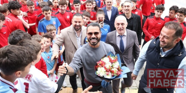 Trabzonspor'un eski futbolcusu Alanzinho, öğrencilerle buluştu