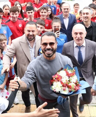 Trabzonspor'un eski futbolcusu Alanzinho, öğrencilerle buluştu
