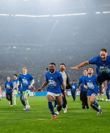 Kenan Karaman'ın attığı golle Schalke 04, Bundesliga'ya yükseldi