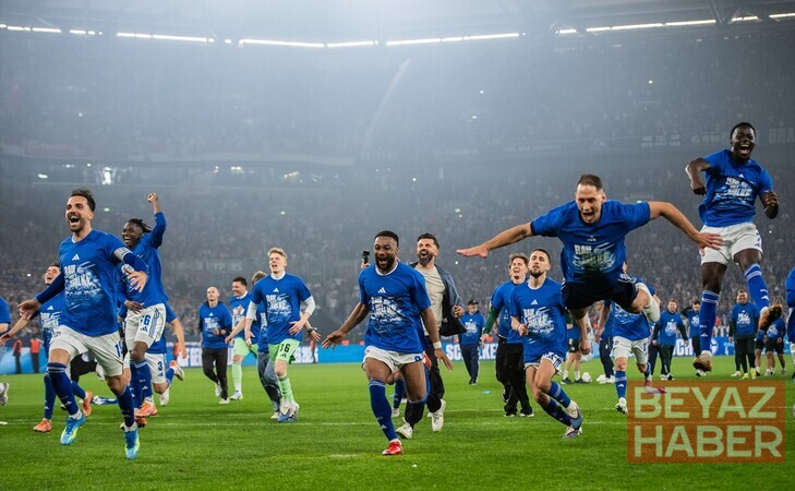 Kenan Karaman'ın attığı golle Schalke 04, Bundesliga'ya yükseldi