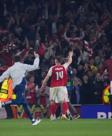 Londra derbisini kazanan Arsenal, şampiyonluğa çok yakın