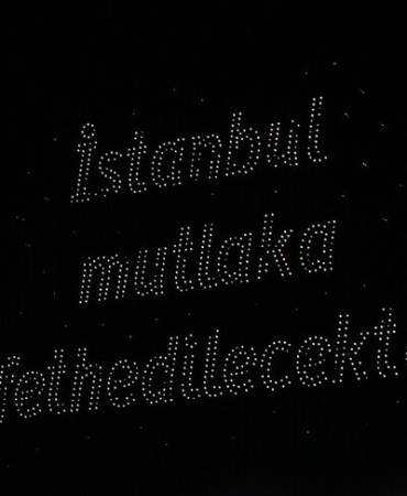 İstanbul'un fethinin 573. yıl dönümünde dronlu ışık gösterisi