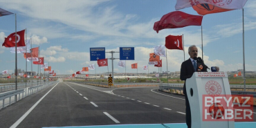 Bakan Uraloğlu: (Karaman Çevre Yolu 1. Kısım) Modern mühendisliğin en güzel örneklerinden birini hayata geçirdik