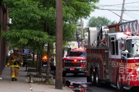 ABD'nin New York eyaletindeki tersanede çıkan yangın ve patlamada 1 kişi öldü