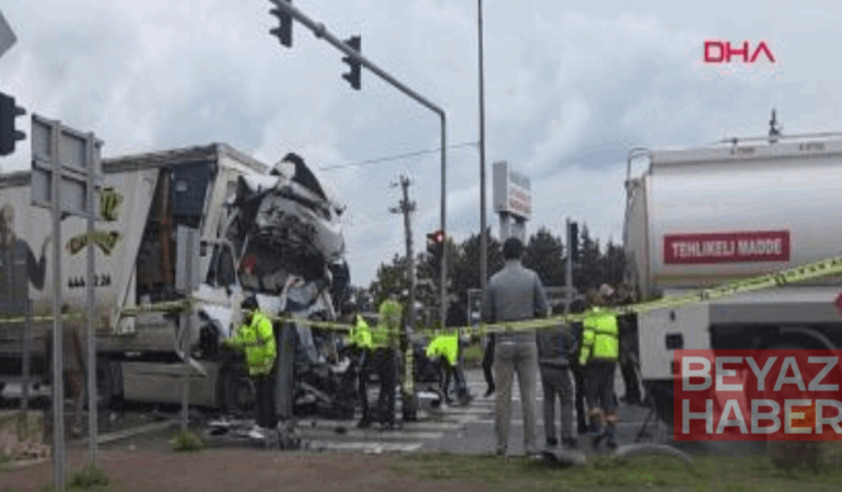 TIR, tankere çarptı feci kaza can aldı