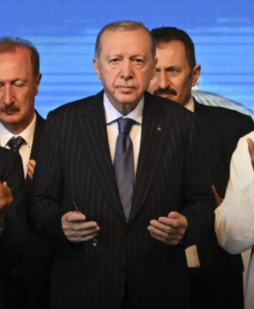 Ev sahibi 'Amirim'i de dışladılar
