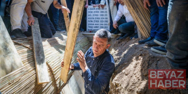 Dostluğun fotoğrafını çekti, düşmanlığın kurbanı oldu!