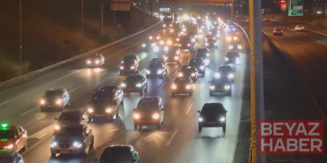 Bayram tatili dönüşü İstanbul girişinde trafik yoğunluğu
