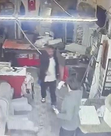 Sarıyer’de yemek borcunu isteyen komşusunu silahla tehdit etti: