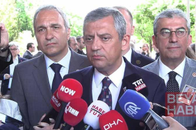 Özgür Özel: Olağanüstü kurultay için imza süreci başlatıldı
