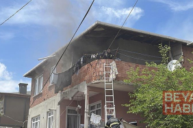 Boş binada yangın çıktı, bitişik evdeki anne ile kızı dumandan etkilendi