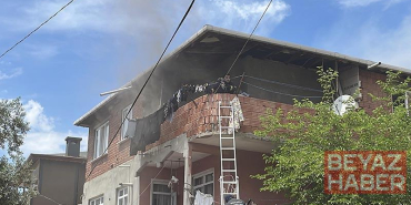 Boş binada yangın çıktı, bitişik evdeki anne ile kızı dumandan etkilendi