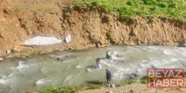 Derede mahsur kaldı, tesadüfen bölgeden geçen Özel İdare ekipleri kurtardı