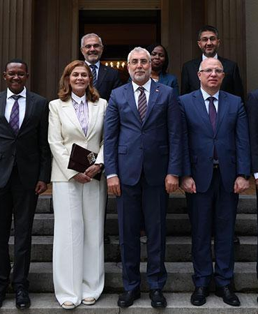 Bakan Işıkhan, Türkiye’nin BM Cenevre Ofisi Nezdindeki Daimi Temsilciliği’ni ziyaret etti