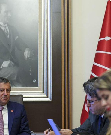 Özgür Özel'den CHP'de merak edilen iki soruya yanıt: Yeni parti kuracak mı, Kılıçdaroğlu ile görüşecek mi?