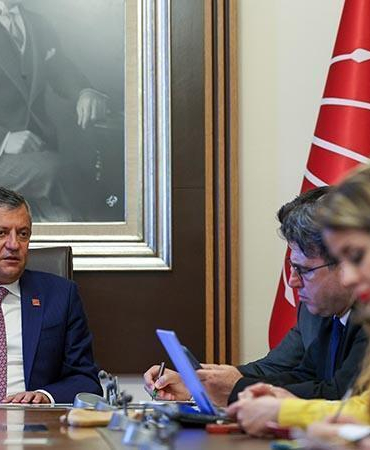Özgür Özel: İkinci bir parti hazır etmek lazım olabilir