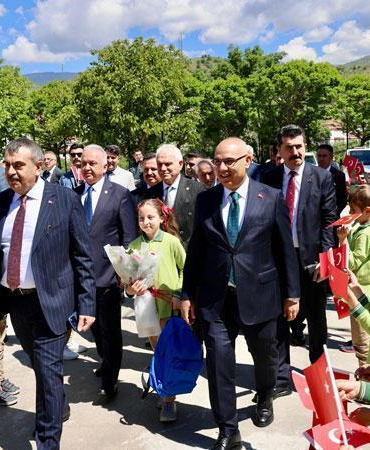 Bakan Tekin: Türkiye