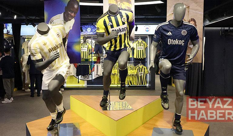 Fenerbahçe, 120’nci yıla özel yeni sezon formalarını tanıttı