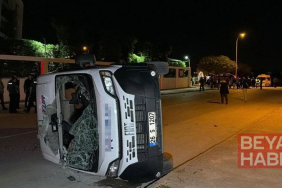 Eskişehir’de otomobilin çarptığı işçi servisi devrildi: 7 yaralı