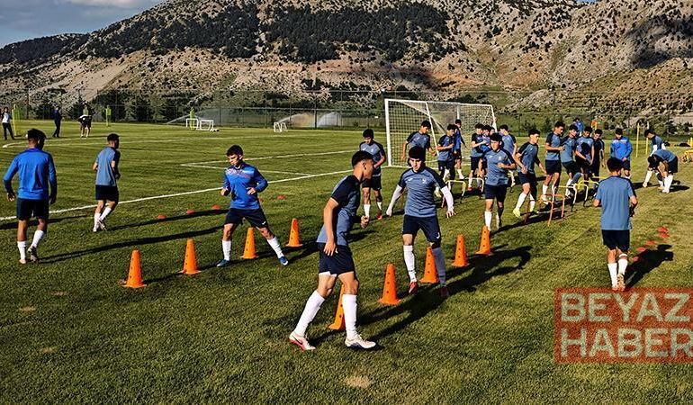 Davraz, 3 milli takımın kamp yeri tercihi oldu