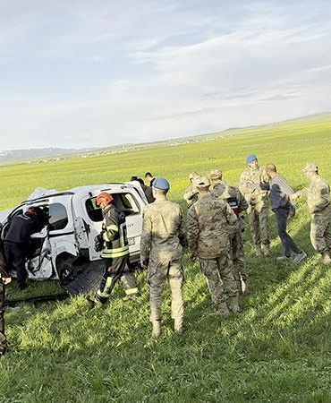 Hafif ticari araç takla attı; 1’i bebek 3 ölü, 4 yaralı