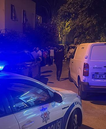 Babasının cenazesiyle 2 gün aynı evde yaşadı
