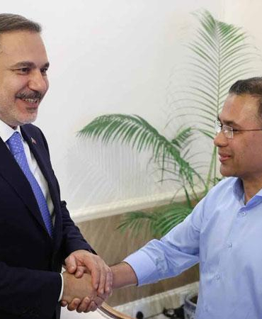 Dışişleri Bakanı Fidan, Bangladeş Başbakanı Rahman tarafından kabul edildi