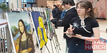 Atık yağları boyaya dönüştürüp, yaptıkları tabloları sergilediler