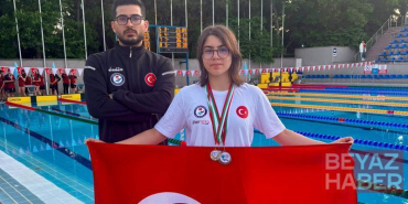 Muğlalı yüzücü Defne