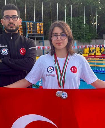 Muğlalı yüzücü Defne