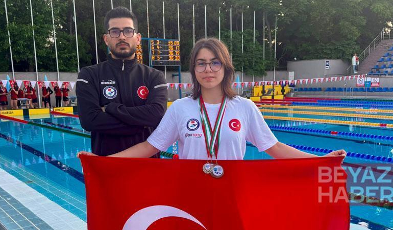 Muğlalı yüzücü Defne