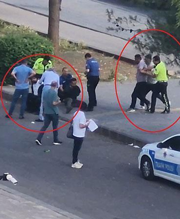 Adliye binasını görüntüleyen kişiler kendilerini uyaran polise saldırdı: 4 gözaltı