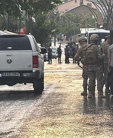 İşitme engelli kardeşini ve bir polis memurunu yaralayan şüpheli, operasyonla etkisiz hale getirildi