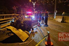 Otomobil, beton bariyere ve otomobile çarpıp takla attı: 1 yaralı